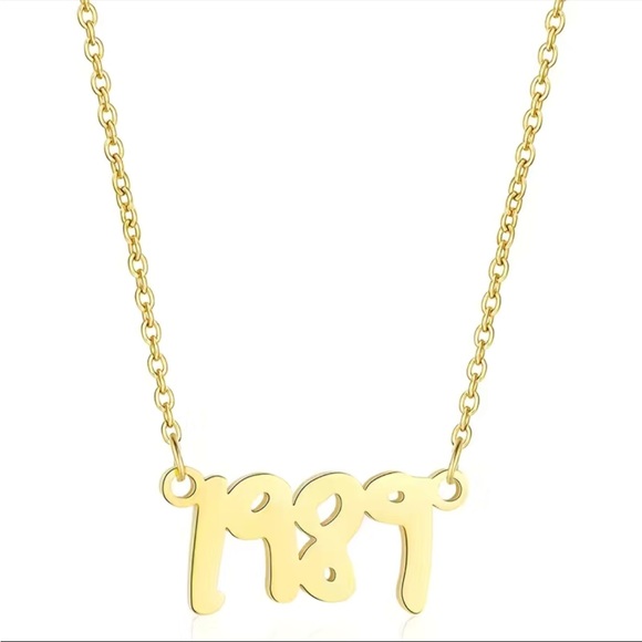🎵 TAYLOR SWIFT NECKLACES 🎵 - Picture 9 of 16